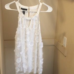 International concepts white flower dressy tank